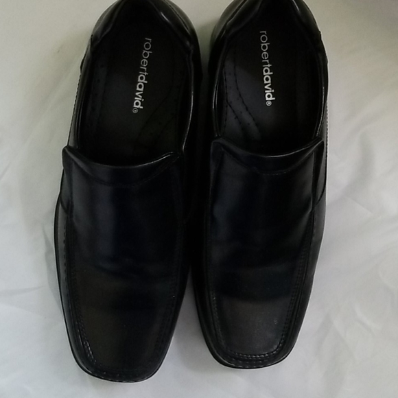 Shoes - Picture 2 of 4